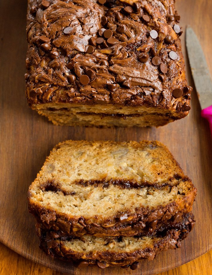 Pão de banana de redemoinho de chocolate Pão de banana de redemoinho de chocolate
