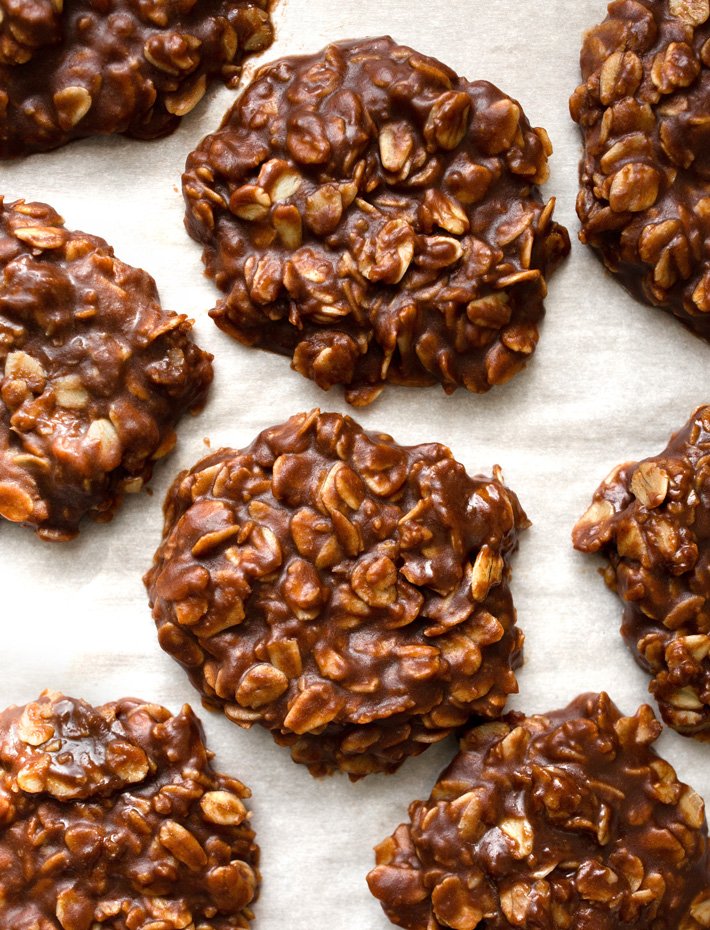 Biscoitos de torta de lama de chocolate sem assar