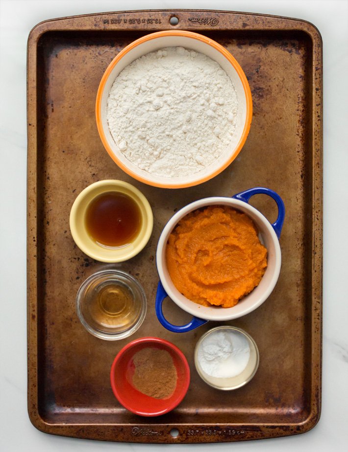 Ingredientes para panqueca de abóbora vegana (com abóbora enlatada)