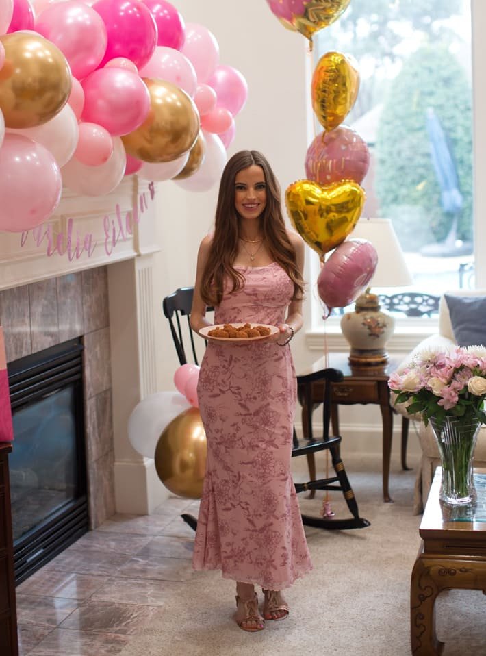 Chá de bebê vegano com cobertura de chocolate Katie Chá de bebê vegano com cobertura de chocolate Katie