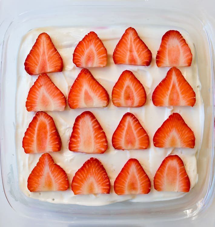 Bolo De Gelo Saudável Com Iogurte E Frutas Frescas Bolo De Gelo Saudável Com Iogurte E Frutas Frescas