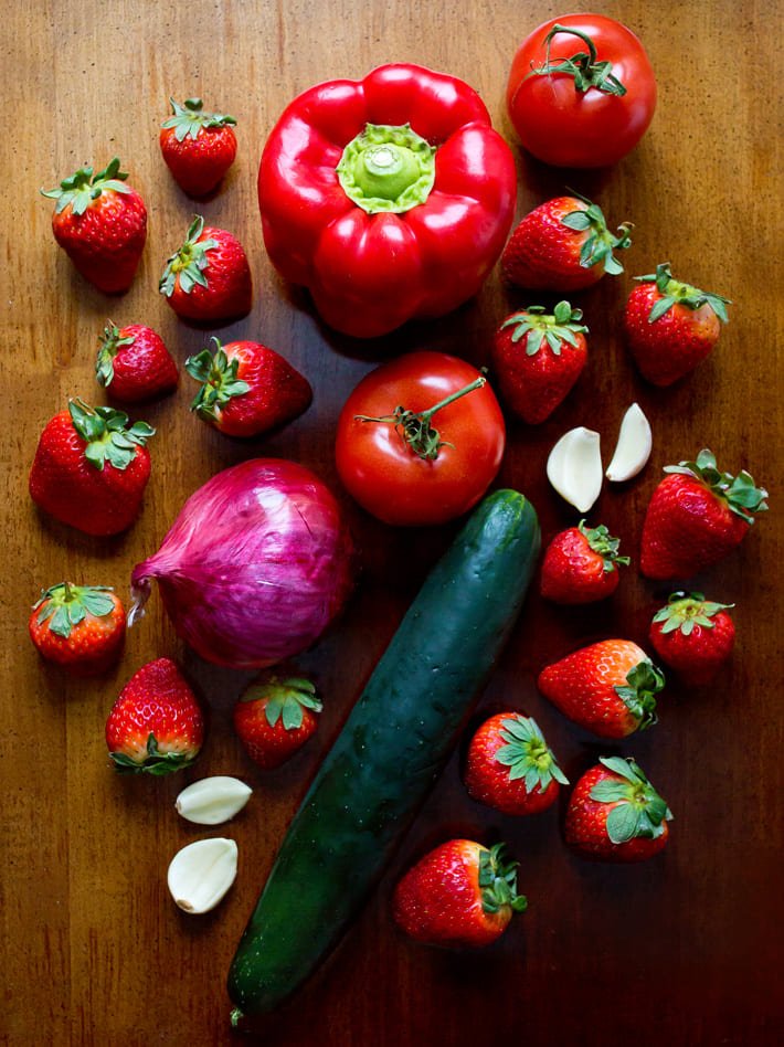 Ingredientes caseiros para gaspacho de verão