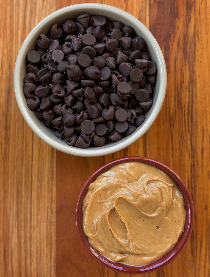 Ingredientes da barra de chocolate com manteiga de amendoim