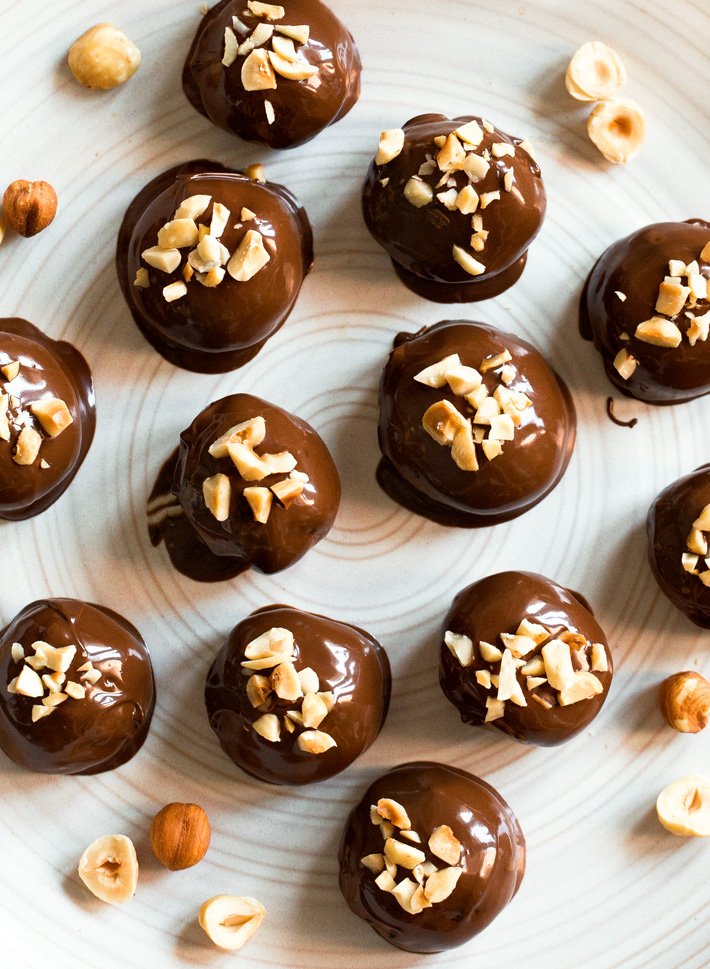 Bolas de avelã de Natal Ferrero Rocher caseiras fáceis